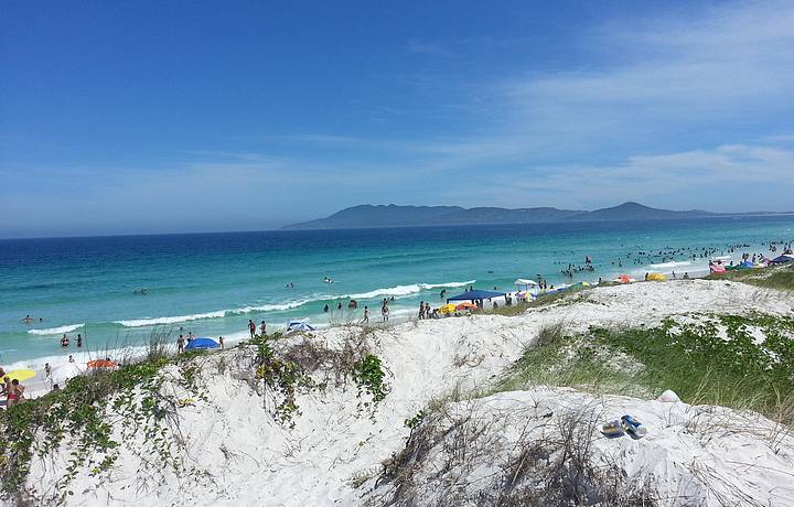 Foto retirada de https://www.feriasbrasil.com.br/rj/cabofrio/praiadasdunas.cfm